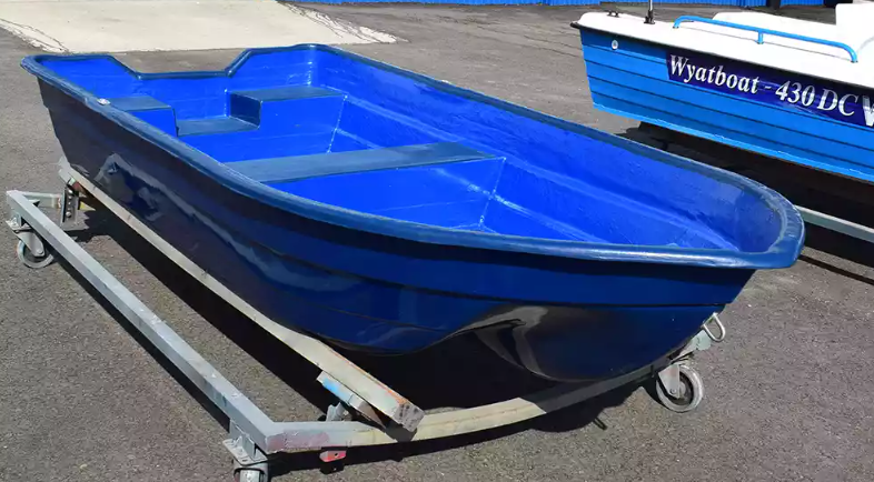 Стеклопластиковая лодка Neman-340 (тримаран) в Твери