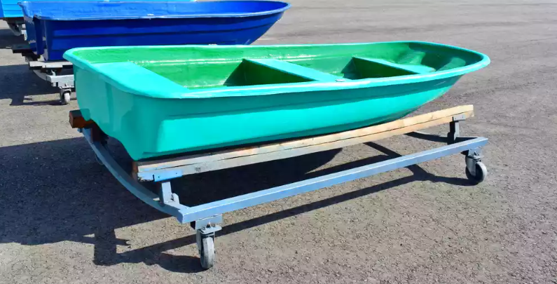 Стеклопластиковая лодка Старт (тримаран) в Твери