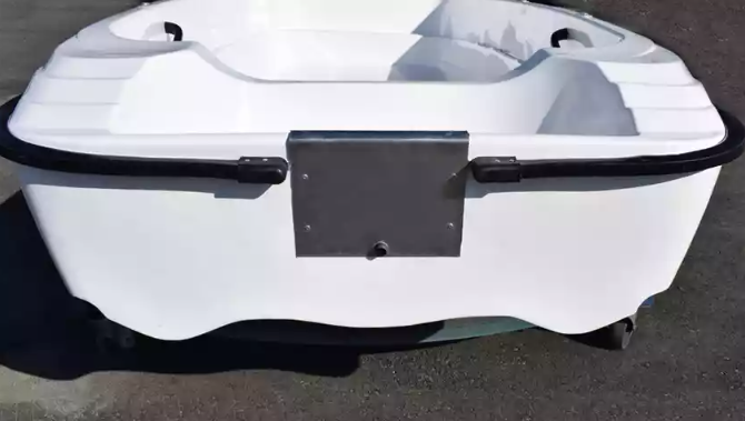 Стеклопластиковая лодка Пингвин (тримаран) в Твери