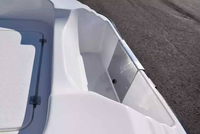 Стеклопластиковая лодка Пингвин (тримаран) в Твери