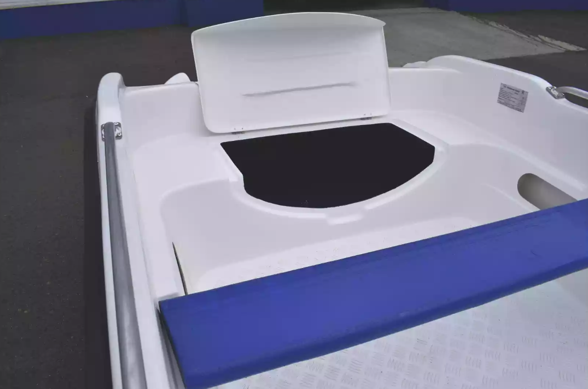 Стеклопластиковая лодка Пингвин New (тримаран) в Твери