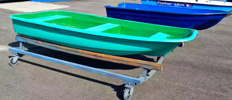 Стеклопластиковая лодка Старт (тримаран) в Твери