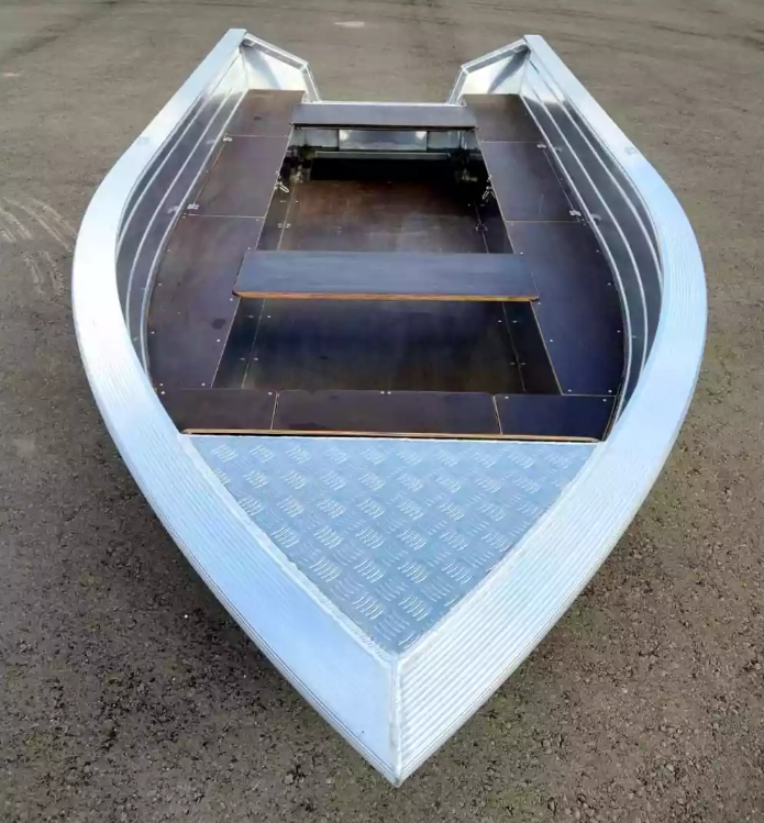 Алюминиевая лодка Неман-400 в Твери