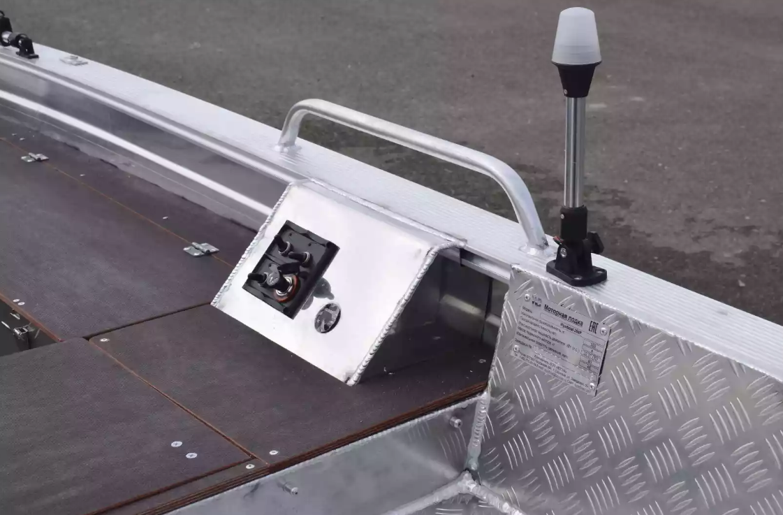 Алюминиевая лодка Wyatboat-390РМ в Твери