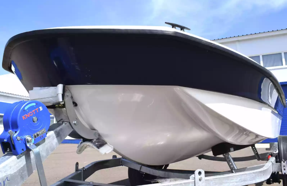 Стеклопластиковая лодка Wyatboat 430 тримаран в Твери