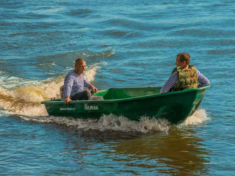 Стеклопластиковая лодка Neman-340 (тримаран) в Твери