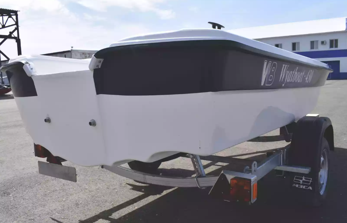 Стеклопластиковая лодка Wyatboat 430 тримаран в Твери