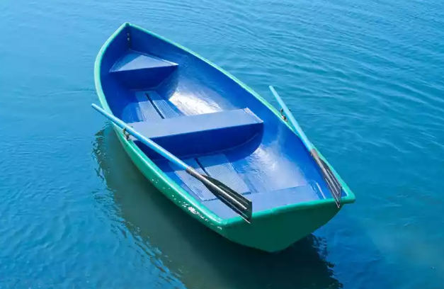 Стеклопластиковая лодка Дельфин в Твери