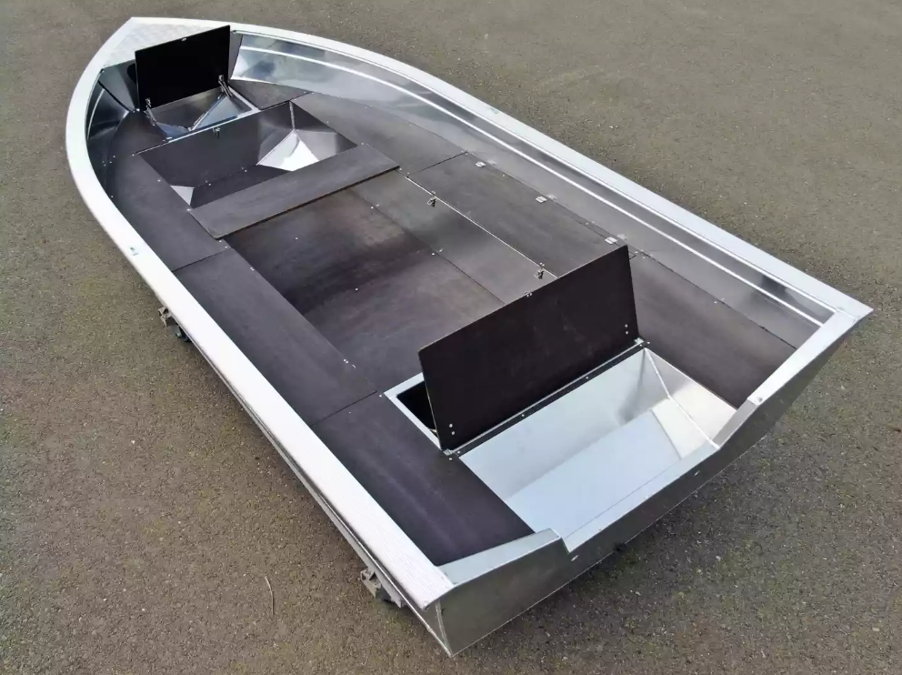 Алюминиевая лодка  Неман-420 в Твери