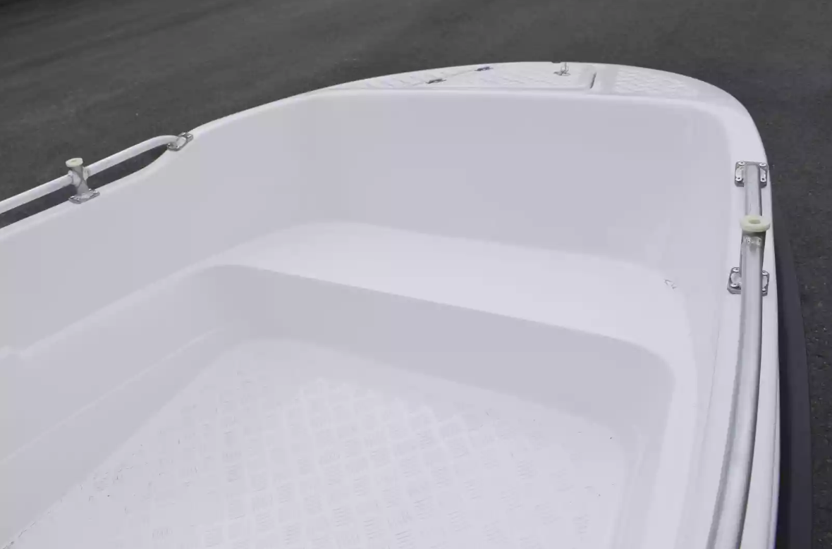 Стеклопластиковая лодка Пингвин New (тримаран) в Твери