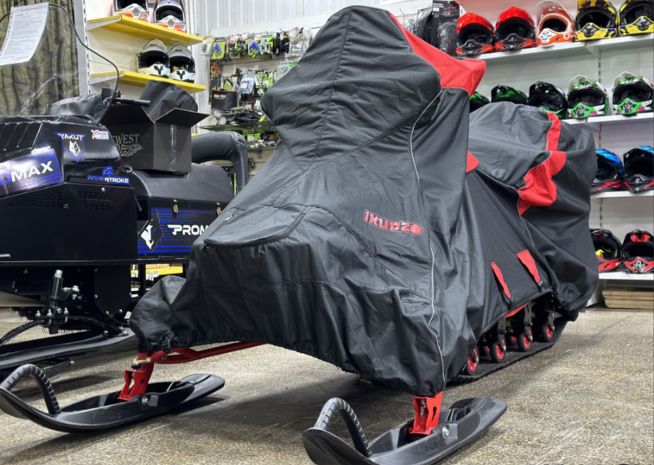 Чехол транспорт. снегохода IKUDZO HUNTER черно-красный Оксфорд ПРЕМИУМ качества с лого IKUDZO в Твери