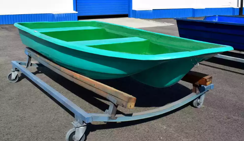 Стеклопластиковая лодка Старт (тримаран) в Твери