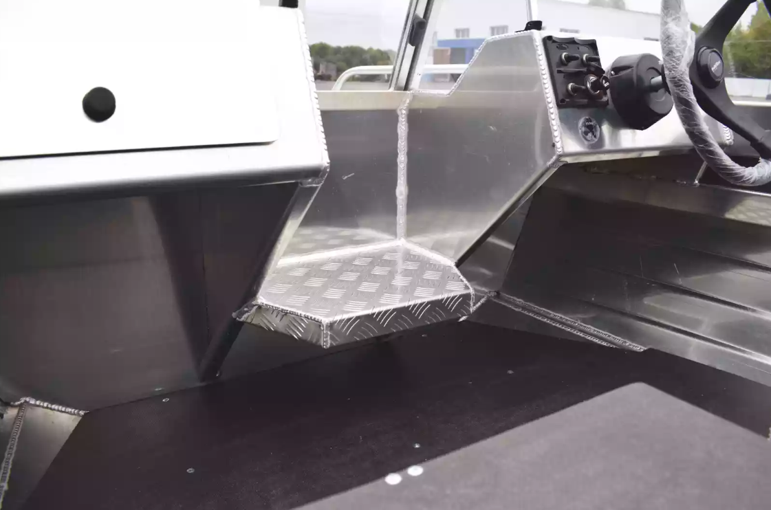 Алюминиевая лодка  Neman-400 PRO в Твери