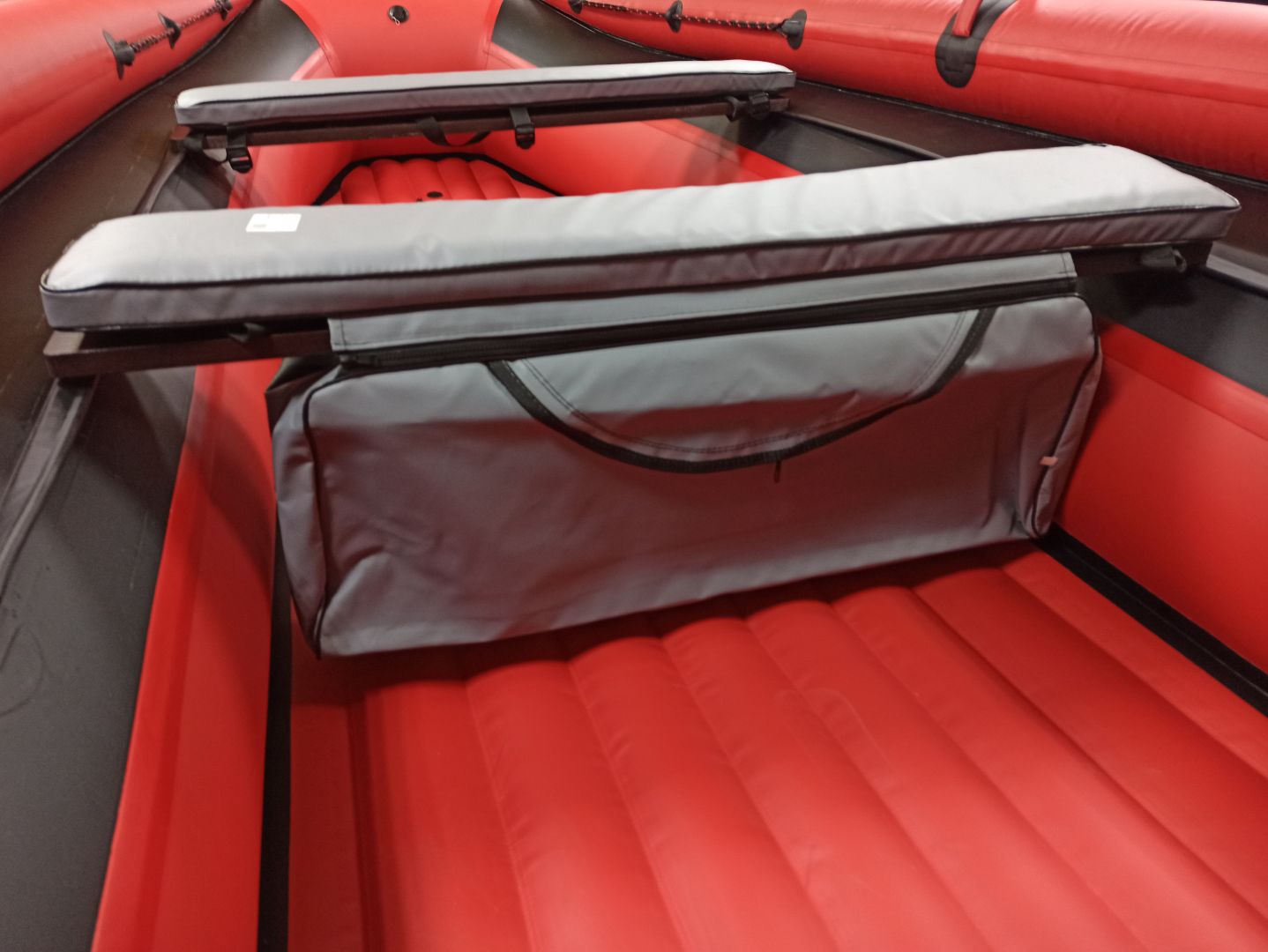 КОМПЛЕКТ МЯГКИХ НАКЛАДОК С СУМКОЙ ДЛЯ ЛОДОК 90Х20 СЕРЫЙ в Твери