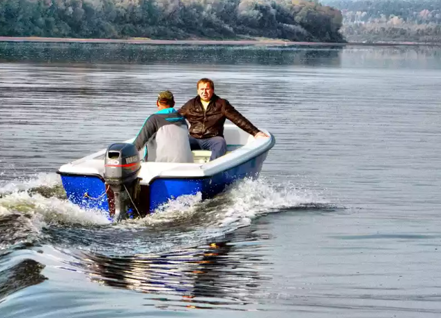 Стеклопластиковая лодка Wyatboat 430 тримаран в Твери