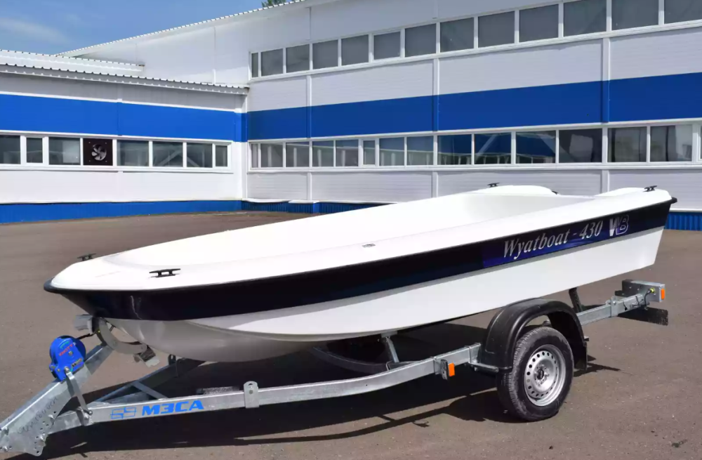Стеклопластиковая лодка Wyatboat 430 тримаран в Твери