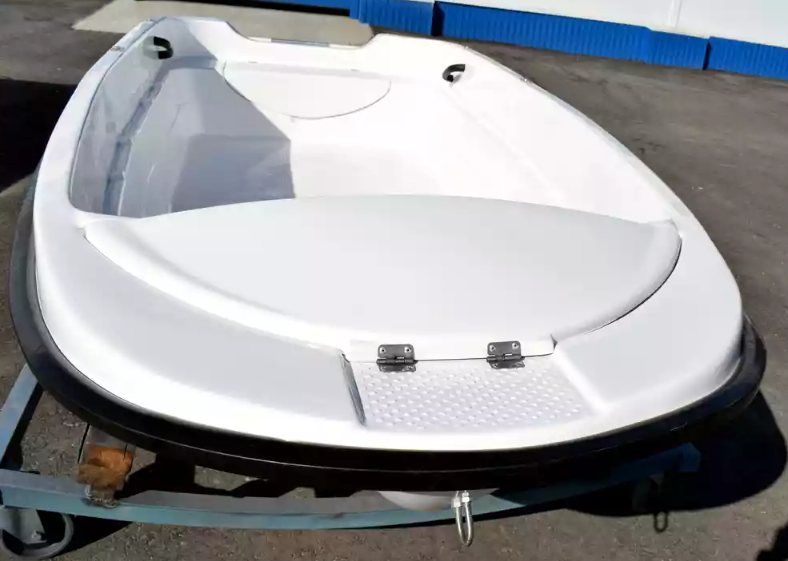 Стеклопластиковая лодка Пингвин (тримаран) в Твери