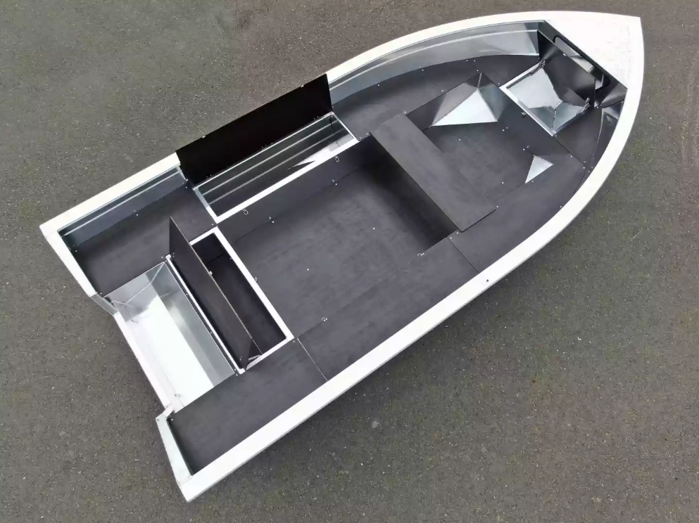 Алюминиевая лодка  Неман-420 в Твери