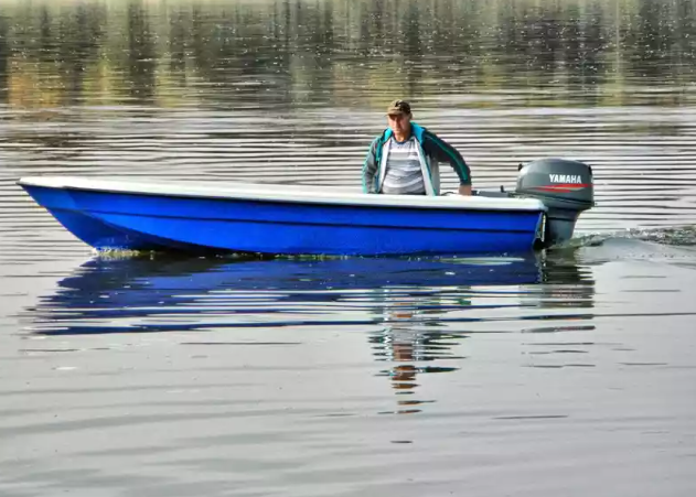 Стеклопластиковая лодка Wyatboat 430 тримаран в Твери