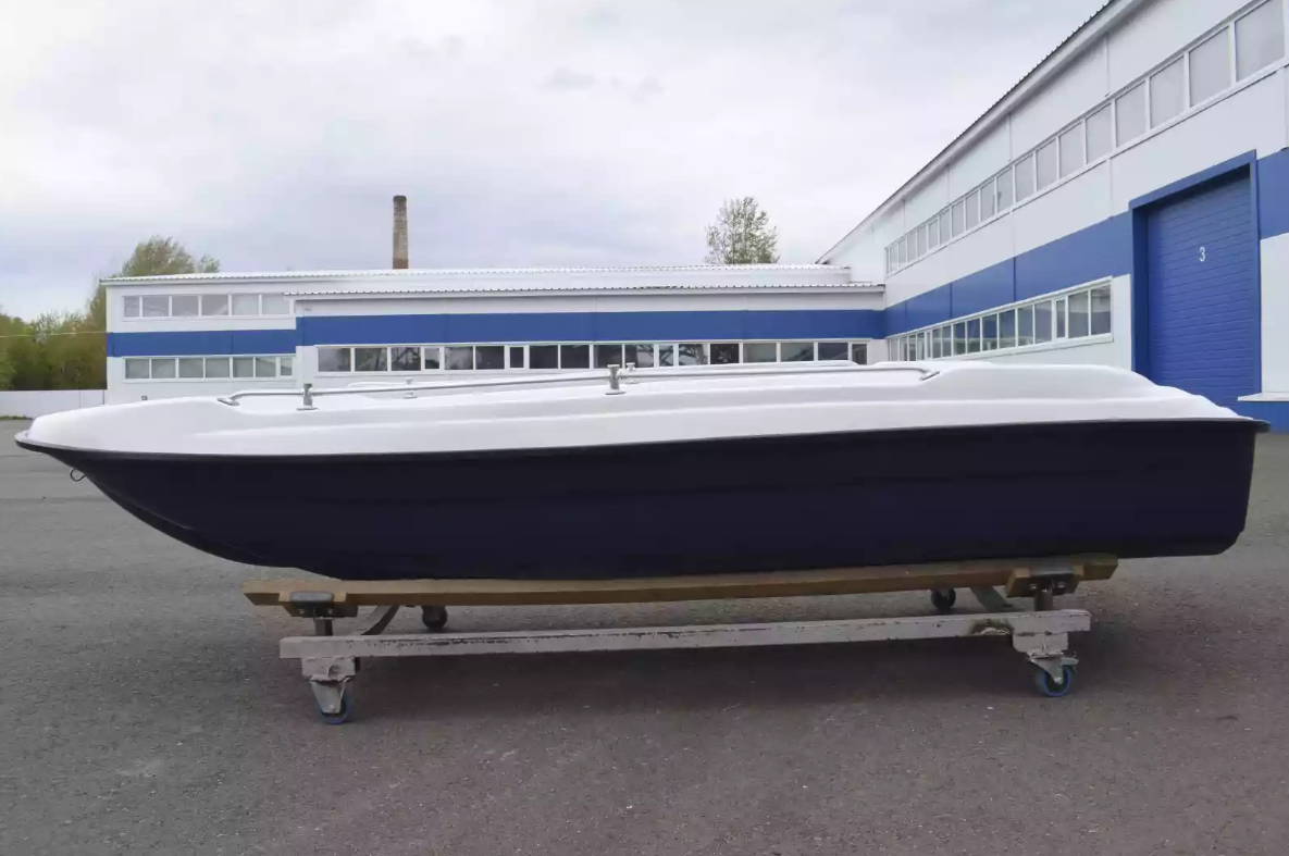Стеклопластиковая лодка Пингвин New (тримаран) в Твери