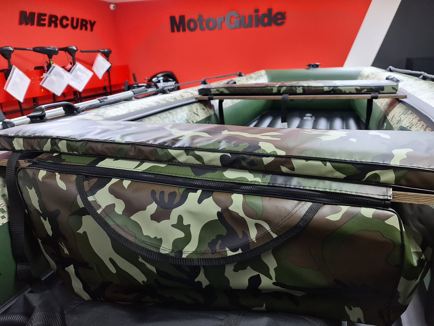 КОМПЛЕКТ МЯГКИХ НАКЛАДОК С СУМКОЙ ДЛЯ ЛОДОК 105Х20 КАМУФЛЯЖ в Твери