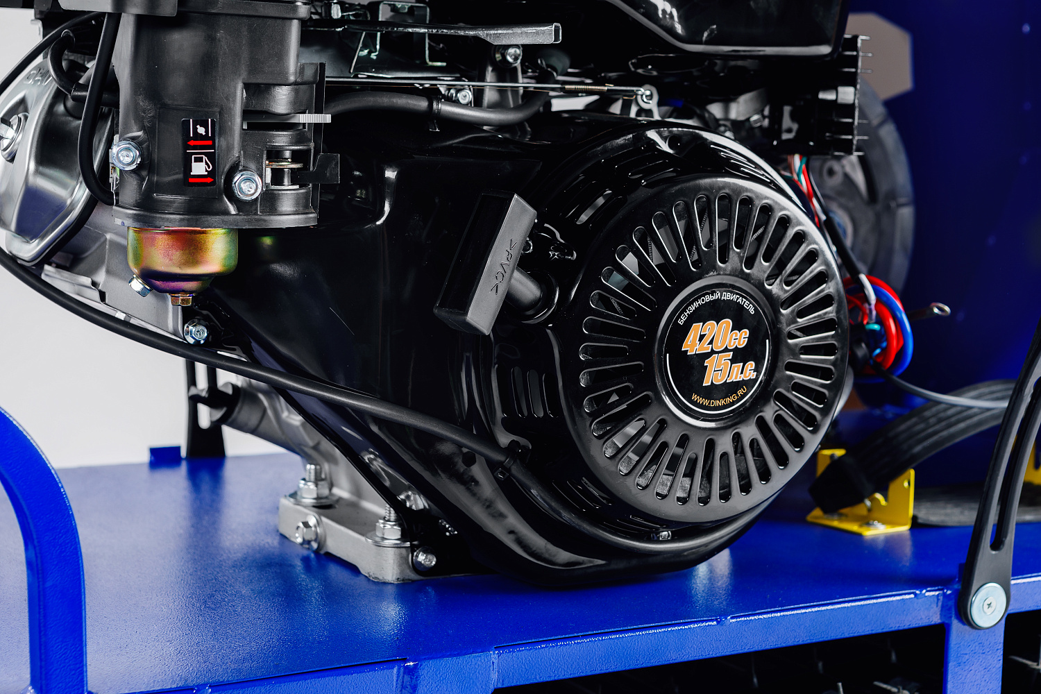 Мотобуксировщик SNOW DOG 17 с эл. запуском (DINKING) в Твери